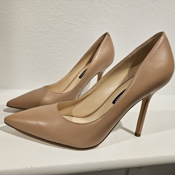 Pumps - Picture 2 of 3